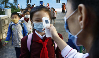 Власти КНДР сообщили еще о 100 тыс. человек с симптомами «лихорадки»